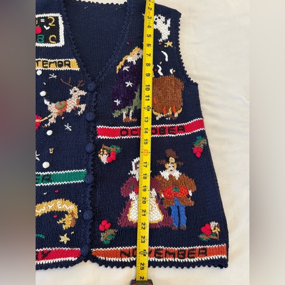 VINTAGE! Colorful Knit Vest with Seasonal Designs - Picture 14 of 14